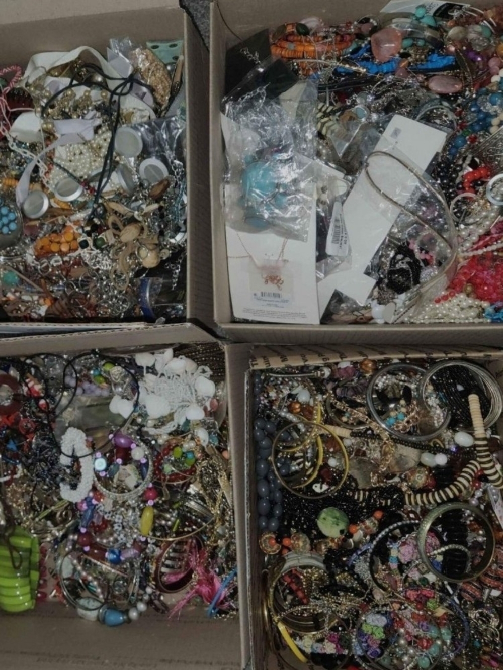 5 Lbs Assorted Women’s Fashion Jewelry Lot in Multicolor